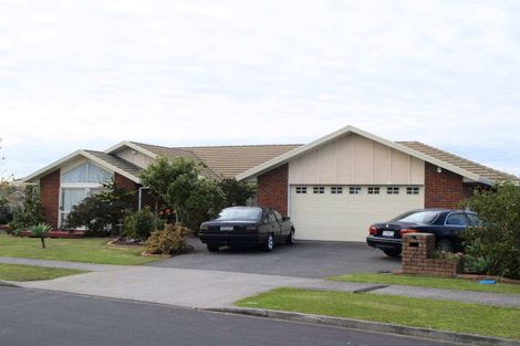 Photo of property in 2 Ambleside Drive, Northpark, Auckland, 2013