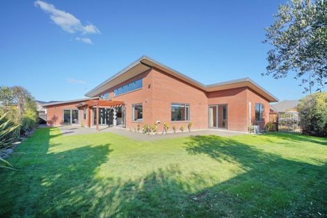 Photo of property in 46 Foresters Crescent, Parklands, Christchurch, 8083