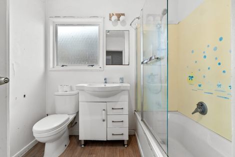 Photo of property in 17 Oxford Road, Manurewa, Auckland, 2102