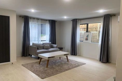 Photo of property in 98 Cardiff Road, Pakuranga, Auckland, 2010