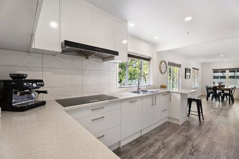 Photo of property in 30 Glencourt Place, Glenfield, Auckland, 0629