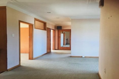 Photo of property in 314 East Coast Road, Forrest Hill, Auckland, 0620