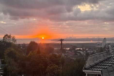 Photo of property in 1a Wakeling Avenue, Te Atatu South, Auckland, 0610