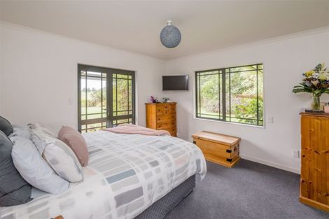 Photo of property in 10 Clifford Close, Levin, 5510