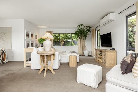 Photo of property in 19 Highcroft Place, Welcome Bay, Tauranga, 3112