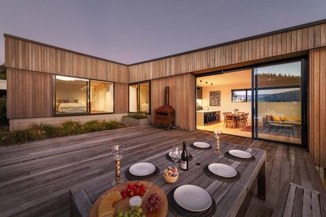 Photo of property in 6 Akitu Rise, Wanaka, 9305