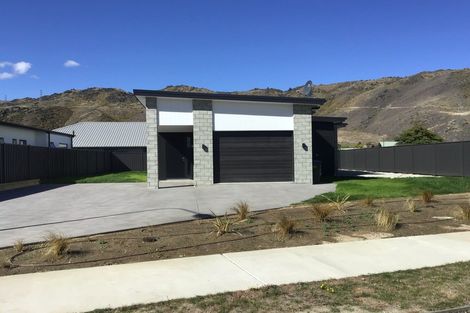 Photo of property in 1 Bradford Street, Cromwell, 9310