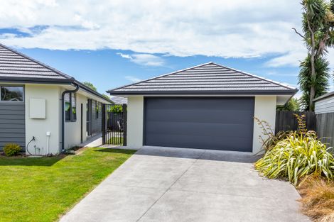 Photo of property in 8 Carteret Place, Aranui, Christchurch, 8061