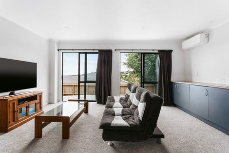 Photo of property in 32b Waipuna Grove, Welcome Bay, Tauranga, 3112