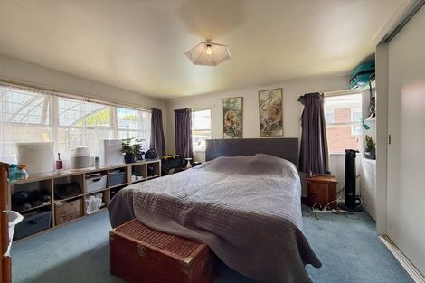 Photo of property in 27 Glendene Avenue, Glendene, Auckland, 0602