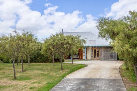 Photo of property in 22 Cambridge Road, Martinborough, 5711