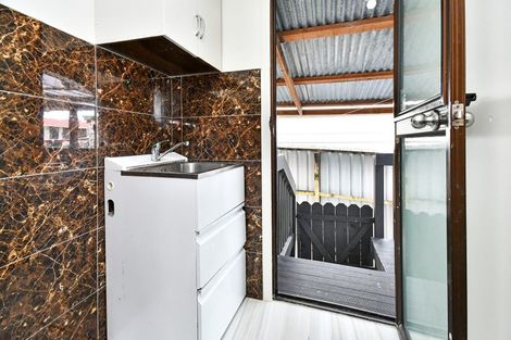 Photo of property in 2/10 Nearco Street, Randwick Park, Auckland, 2105