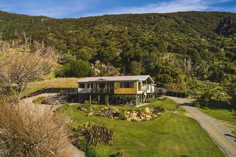 Photo of property in 3582 Kenepuru Road, Black Rock, Picton, 7282