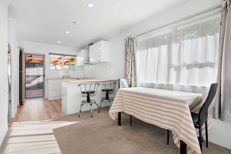 Photo of property in 1/112 Gossamer Drive, Pakuranga Heights, Auckland, 2010