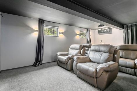 Photo of property in 63 Seaview Road, Castor Bay, Auckland, 0620