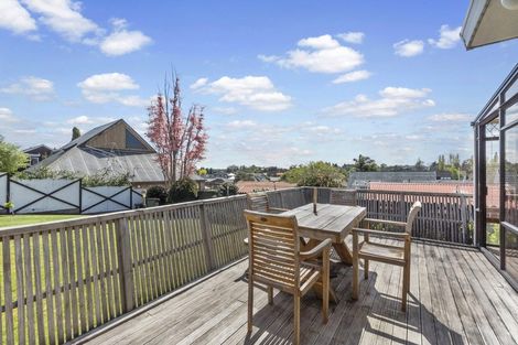 Photo of property in 23 Madill Road, St Andrews, Hamilton, 3200