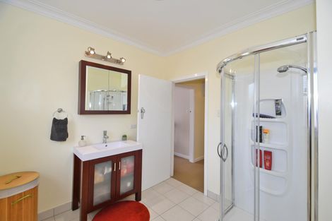 Photo of property in 12 Totara Road, Leigh, 0985