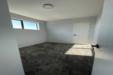 Photo of property in 4 Pineview Drive, Rosehill, Papakura, 2113