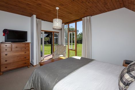 Photo of property in 9-11 Rosebank Grove, Waikanae, 5036