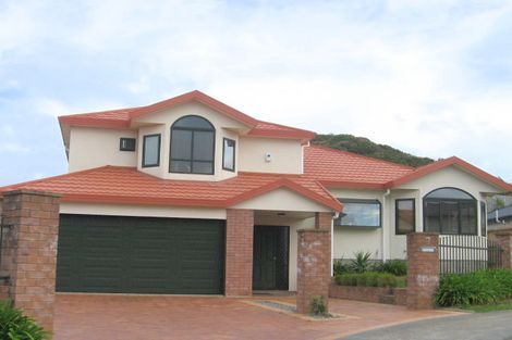 Photo of property in 7 Birkhall Grove, Strathmore Park, Wellington, 6022