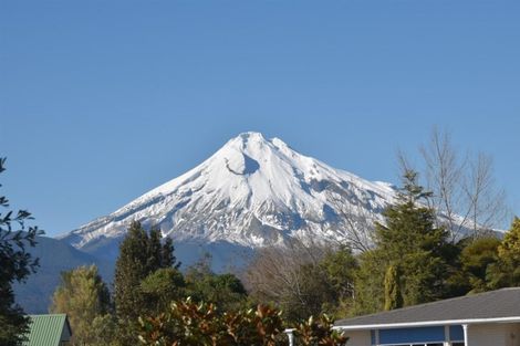 Photo of property in 18 Hickford Place, Okato, 4335