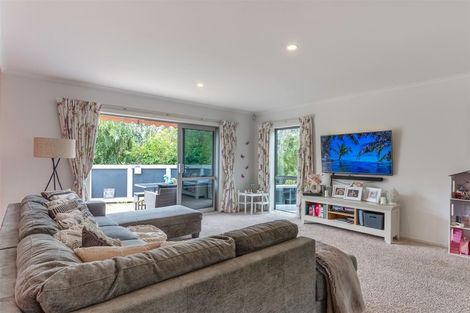 Photo of property in 208 Mazengarb Road, Paraparaumu, 5032