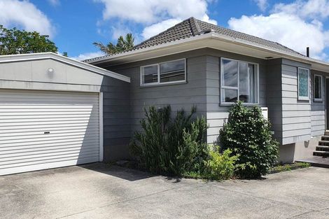 Photo of property in 27 Pahi Place, West Harbour, Auckland, 0618