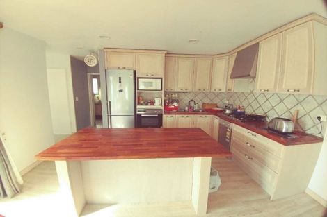 Photo of property in 211 Memorial Avenue, Burnside, Christchurch, 8053