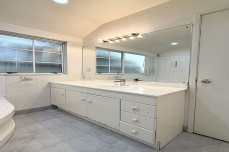 Photo of property in 38a Cherub Place, West Harbour, Auckland, 0618