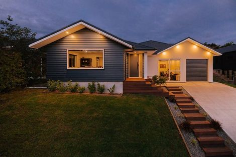 Photo of property in 22a La Lena Grove, Fitzherbert, Palmerston North, 4410