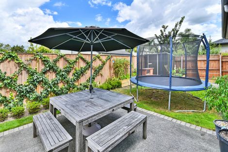 Photo of property in 6 Cornwall Place, Karaka, Papakura, 2113