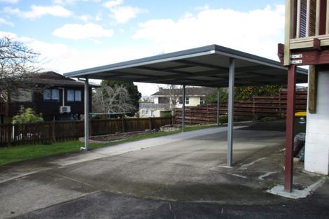 Photo of property in 98 Gossamer Drive, Pakuranga Heights, Auckland, 2010