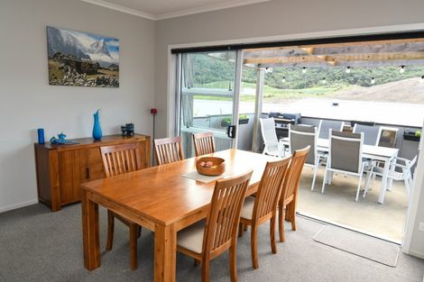 Photo of property in 25 Admiralty Place, Waikawa, Picton, 7220