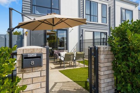Photo of property in 8 Patariki Way, Beach Haven, Auckland, 0626