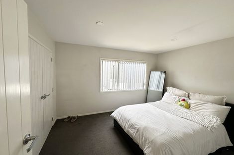 Photo of property in 4 Ruhanui Lane, Pakuranga Heights, Auckland, 2010