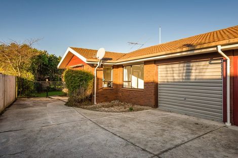 Photo of property in 2/26 Mauger Drive, Heathcote Valley, Christchurch, 8022