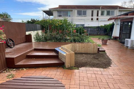 Photo of property in 2 Bramley Drive, Farm Cove, Auckland, 2012