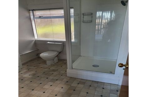 Photo of property in 1/212 Sunnynook Road, Totara Vale, Auckland, 0627