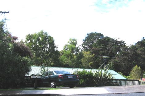 Photo of property in 28 Sunnyside Road, Sunnyvale, Auckland, 0612
