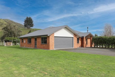 Photo of property in 20 Kauri Lane, Huntly, 3771