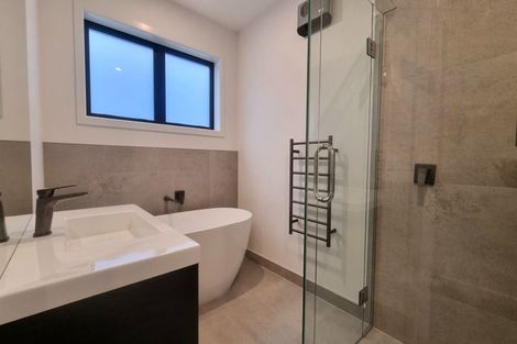 Photo of property in 8 Shelduck Road, Jacks Point, 9371