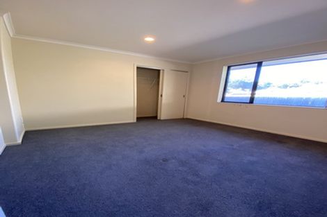 Photo of property in 6 Marbella Crescent, Oteha, Auckland, 0632