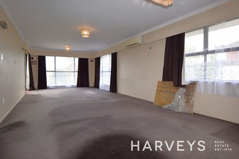 Photo of property in 52 Tiroroa Avenue, Te Atatu South, Auckland, 0610