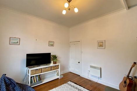 Photo of property in 26 Edinburgh Terrace, Berhampore, Wellington, 6023