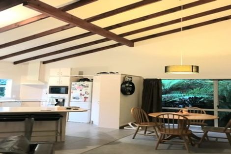 Photo of property in 498 Stokes Valley Road, Stokes Valley, Lower Hutt, 5019