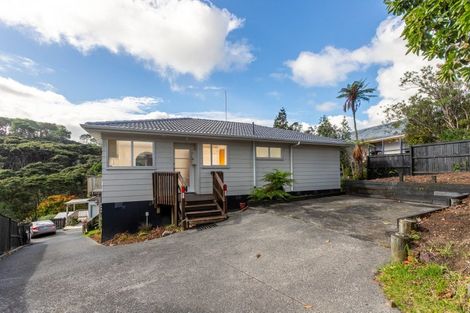 Photo of property in 68 Spinella Drive, Bayview, Auckland, 0629