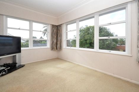 Photo of property in 28 Grassways Avenue, Pakuranga, Auckland, 2010