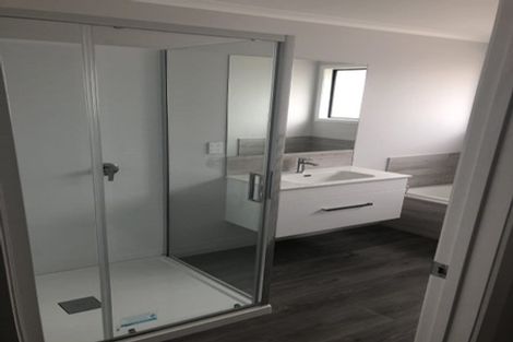 Photo of property in 1 Orawahi Road, Glenbrook, 2681