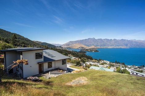 Photo of property in 9 Vanda Place, Fernhill, Queenstown, 9300