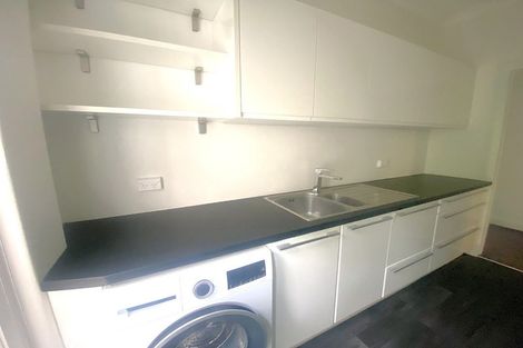 Photo of property in Fountain Court, 3/48 Oriental Parade, Oriental Bay, Wellington, 6011